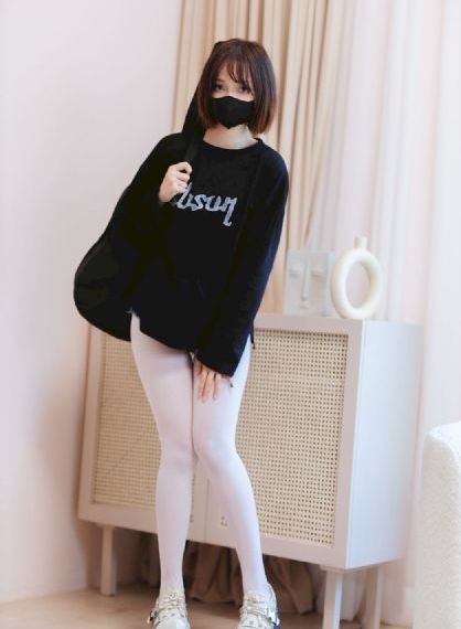 美女下部私部位撒尿